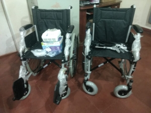 El Municipio entregó dos sillas de ruedas y un nebulizador