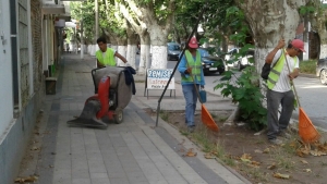 Limpieza de la calle Sarmiento