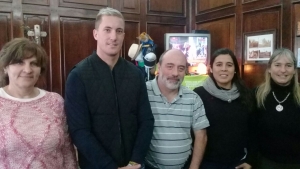 Curutchet recibió a Leo Ramos, futbolista de Marcos Paz, goleador en México