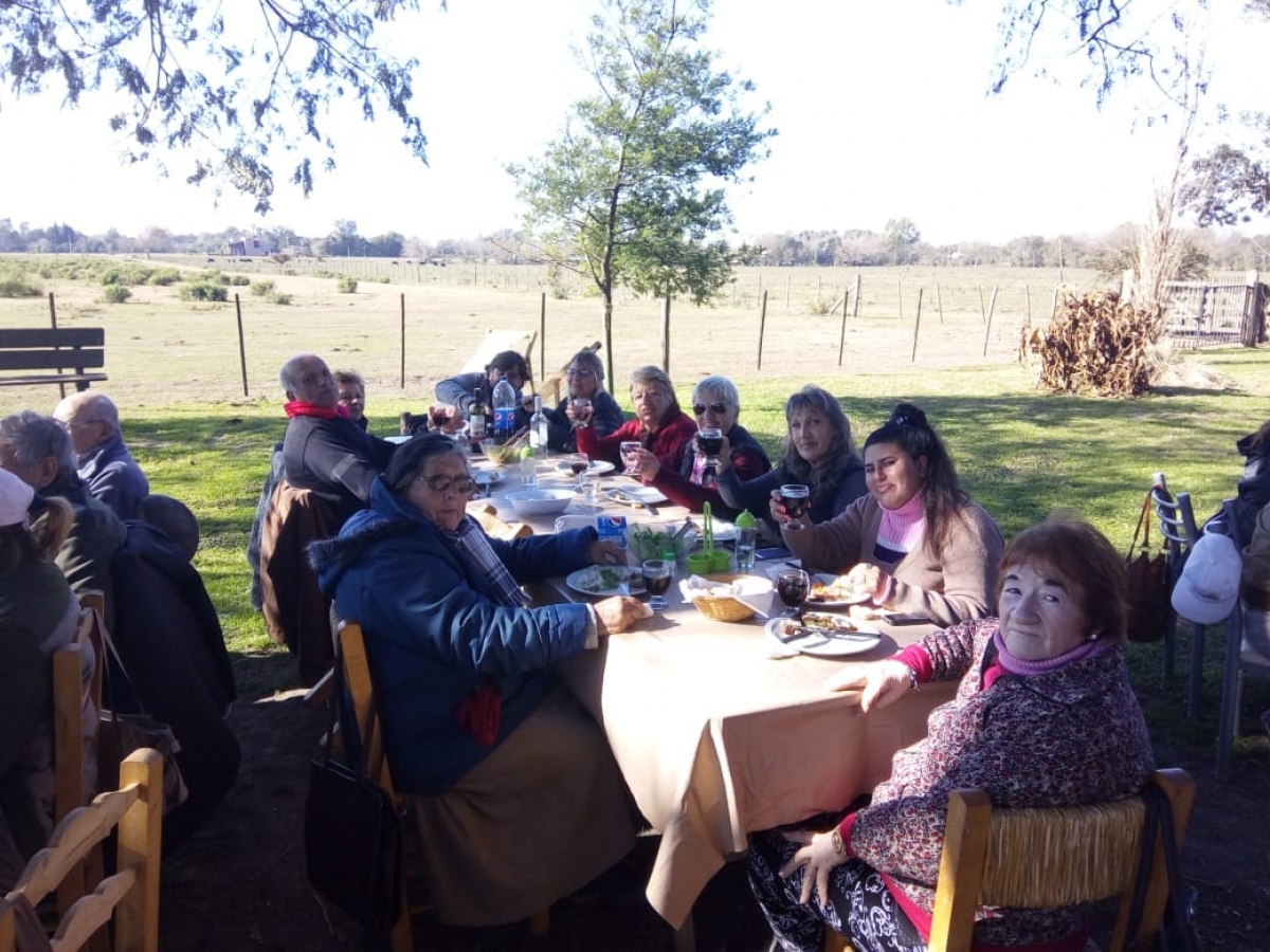 Vecinos y vecinas pasaron un día de campo en San Antonio de Areco