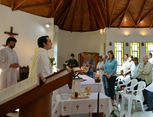 El intendente Curutchet visitó el Hogar de Ancianos Municipal y participó de una misa