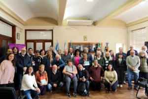 Entrega de apoyo econ&oacute;mico a las instituciones que participaron del Festival Marcos Paz Solidario