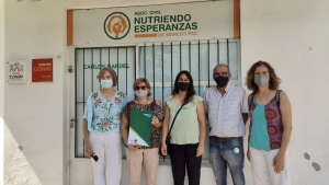 Entrega de apoyo económico a la asociación civil Nutriendo Esperanzas