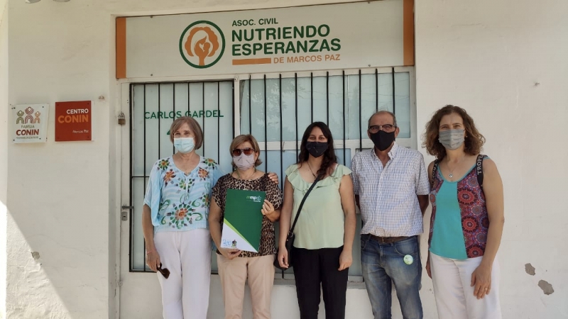 Entrega de apoyo económico a la asociación civil Nutriendo Esperanzas