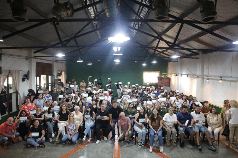 Entrega del pase a planta mensualizada de 167 trabajadores y trabajadoras municipales