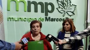 Entrega de apoyo económico a la Feria del Libro de Marcos Paz