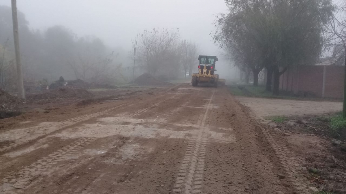 Preparado de calles para pavimentar en el barrio Malvinas