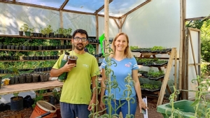 Entrega de plantines y semillas en el Jard&iacute;n Bot&aacute;nico