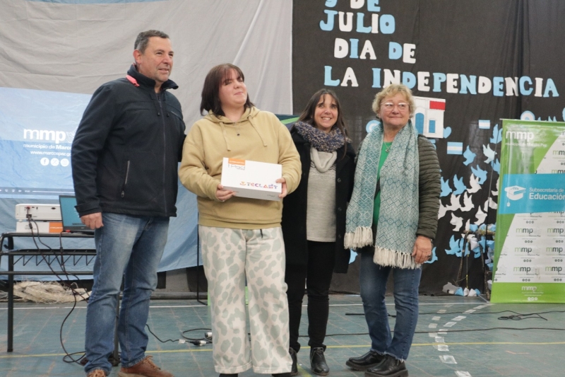 Nueva entrega de tablets del programa Marcos Paz Conectada