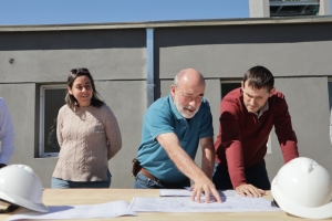 Recorrida por la obra de viviendas del barrio Santa Catalina