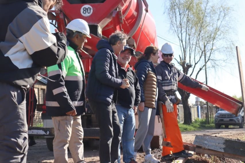 Curutchet y Katopodis recorrieron la obra de entubamiento del Canal Rivadavia Sur