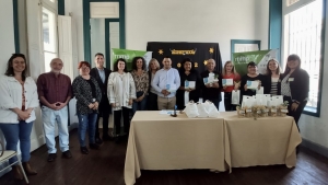 Reconocimiento a egresados y egresadas en el Polo Universitario