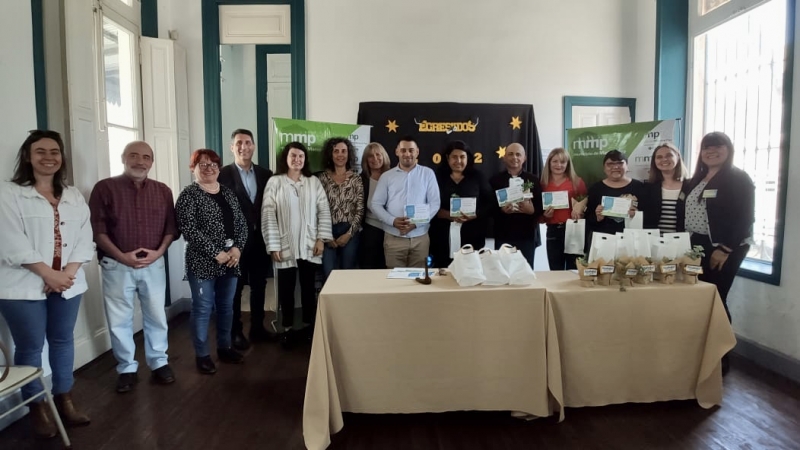 Reconocimiento a egresados y egresadas en el Polo Universitario