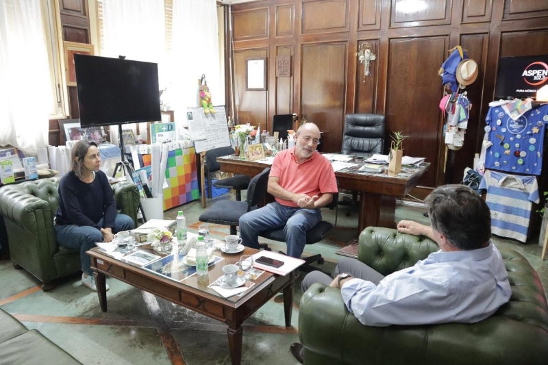 El intendente recibió al Ministro Sileoni