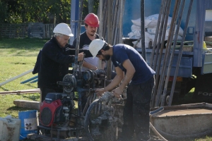 El Municipio coloca un nueva bomba para mejorar la presi&oacute;n en el barrio Fonavi