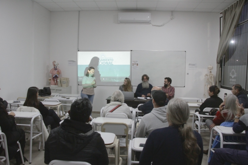 Ciclo de charlas Construyendo Puentes