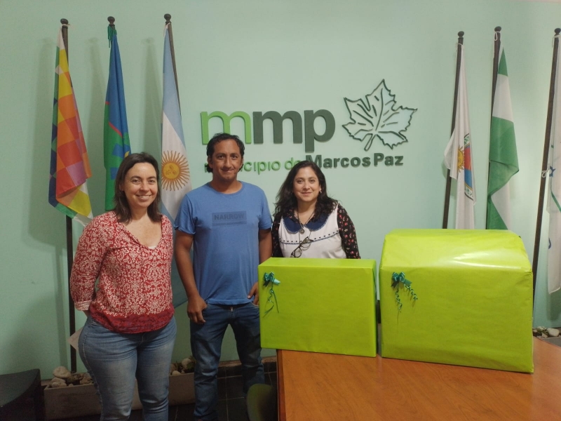 Entrega de una computadora y una impresora a la Escuela Primaria Nº12
