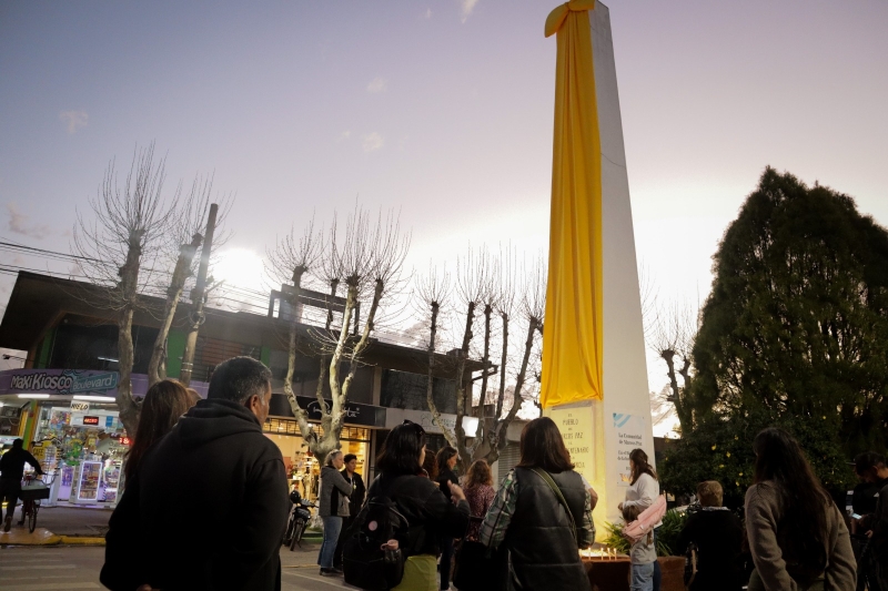 El Obelisco de nuestra ciudad se iluminó de amarillo