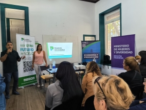 Charla sobre herramientas financieras para mujeres emprendedoras