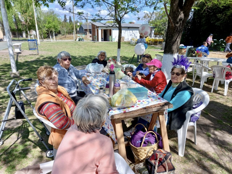 ¡Los adultos mayores también festejaron la llegada de la primavera!
