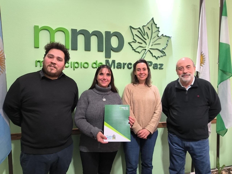 Entrega de apoyo econ&oacute;mico al Consejo Escolar