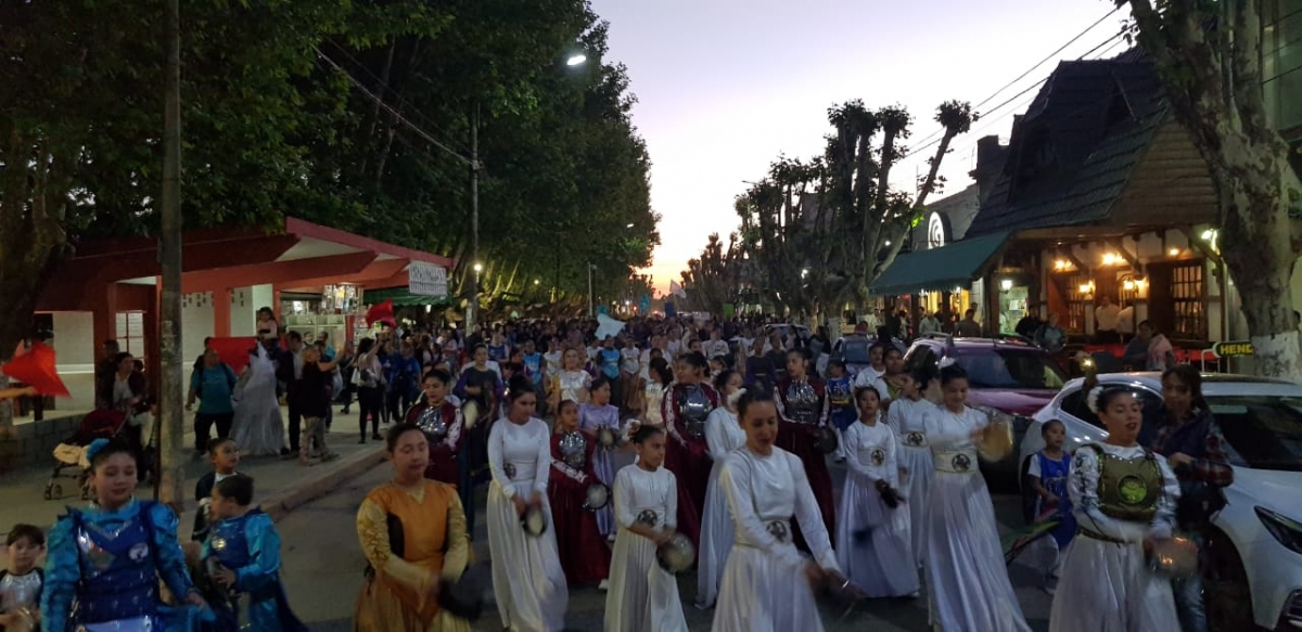 Desfile por el Día de la Iglesias Cristianas Evangélicas
