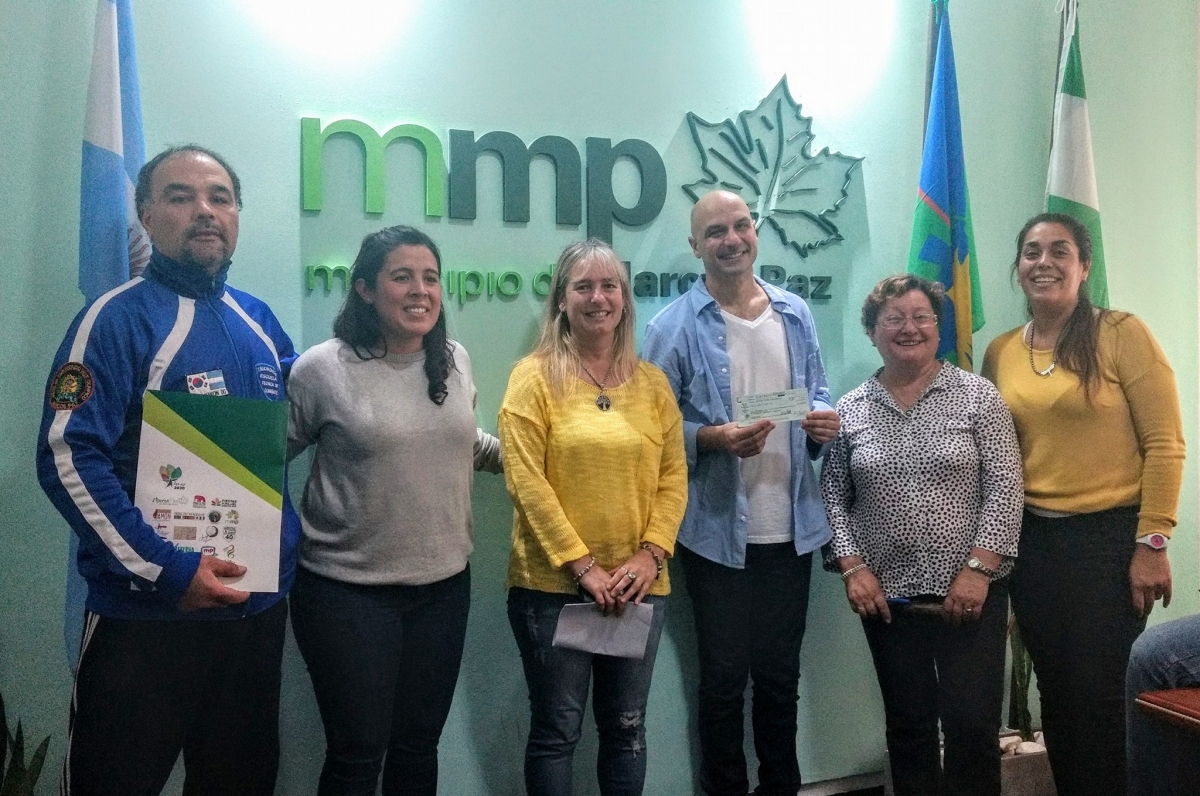 Ayuda a la Muestra Distrital de Artes Plásticas y la Asociación de Taekwondo